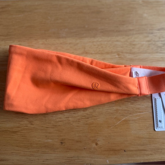 Lululemon Accessories - LULULEMON FRINGE FIGHTER REVERSIBLE HEADBAND